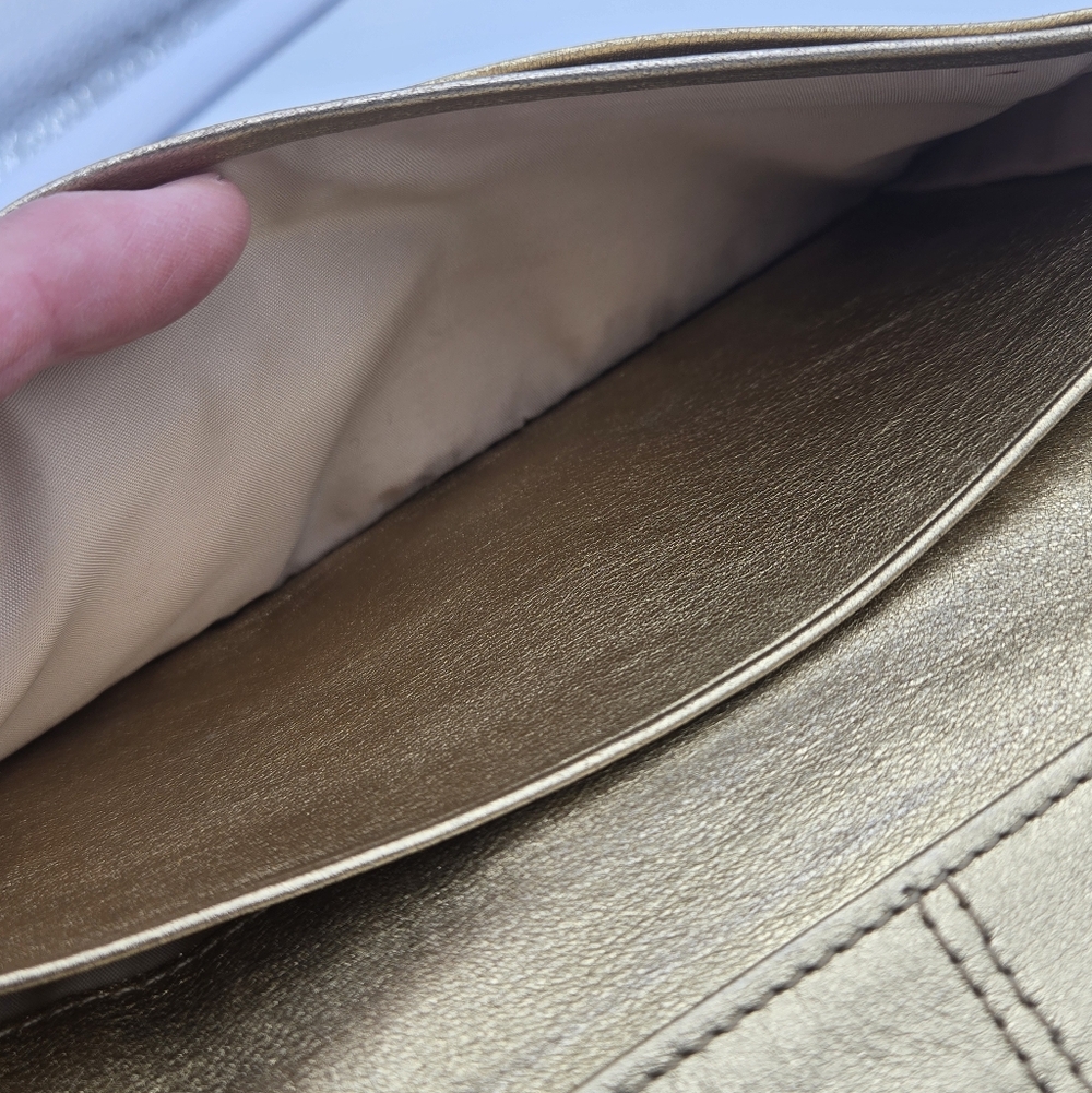 Coach Turnlock Gold Signature C Wallet - Picture 13 of 14